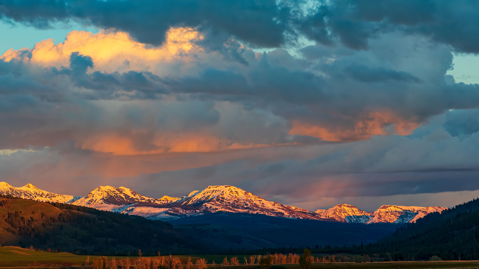 Background image of mountains